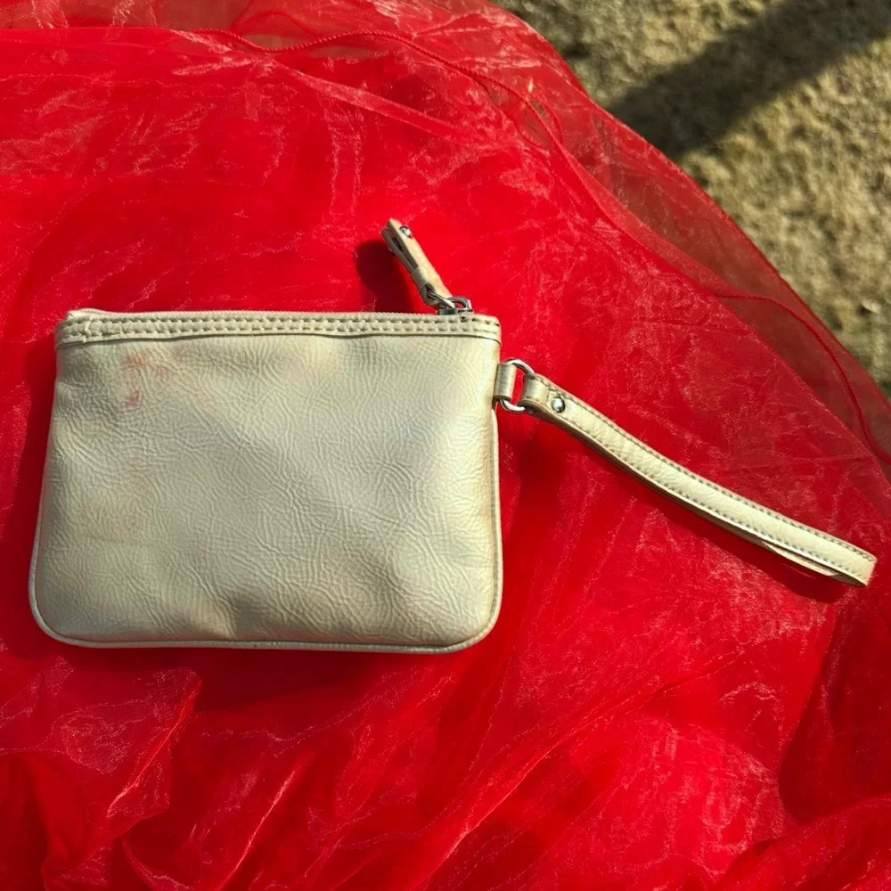 Nine West Wristlet - cream & gold